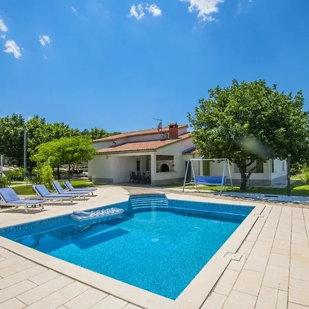 Villa Mary